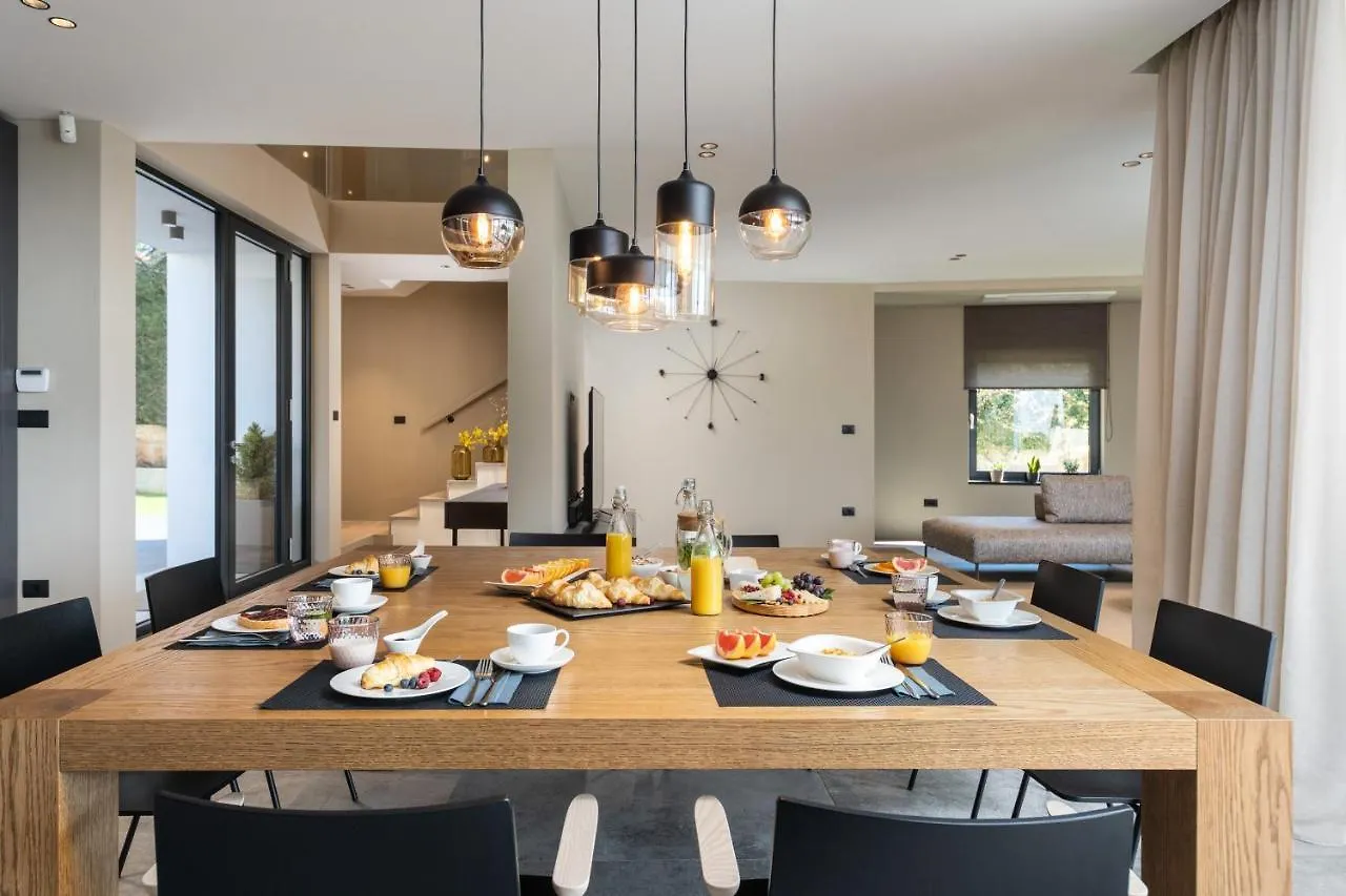 Luxury Villa Aruna Πούλα