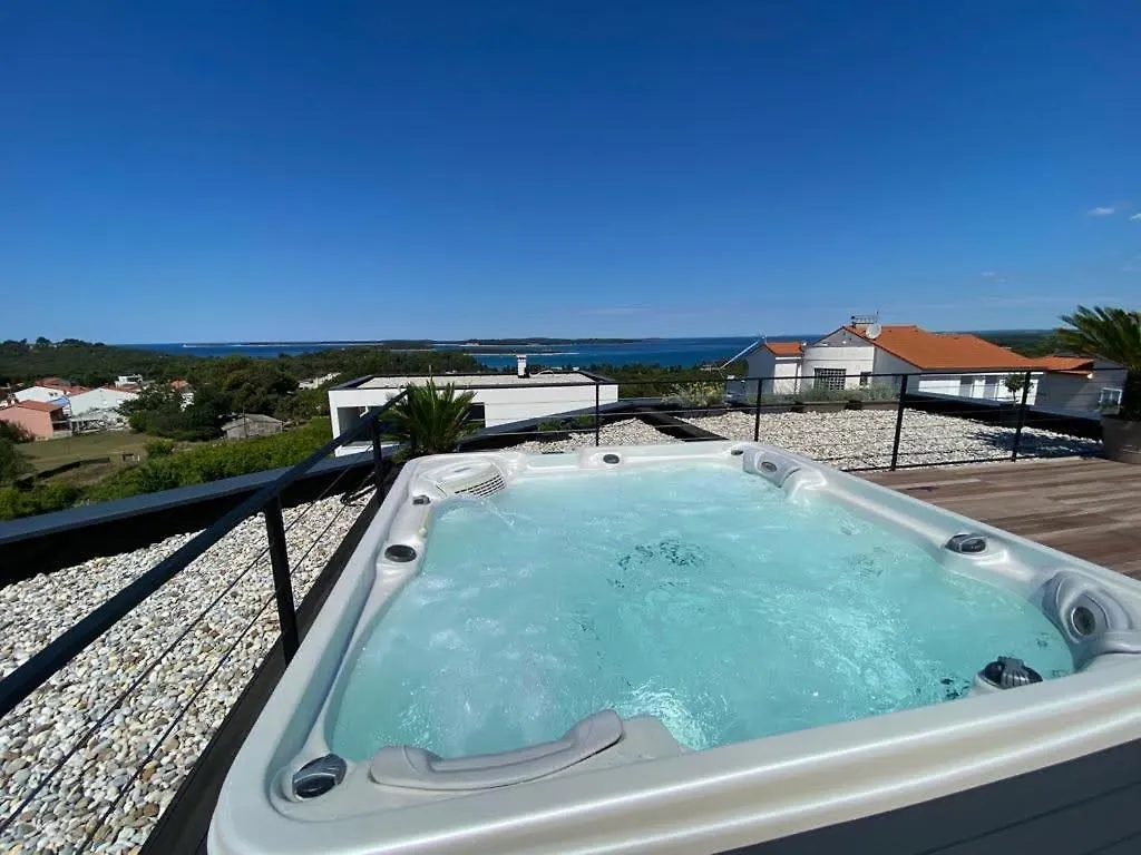Luxury Villa Aruna Pula 0*,